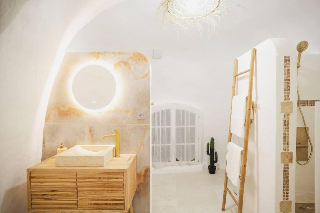 Le Temple D'Aphrodite, Appartement Avec Spa Vienne  Exterior foto