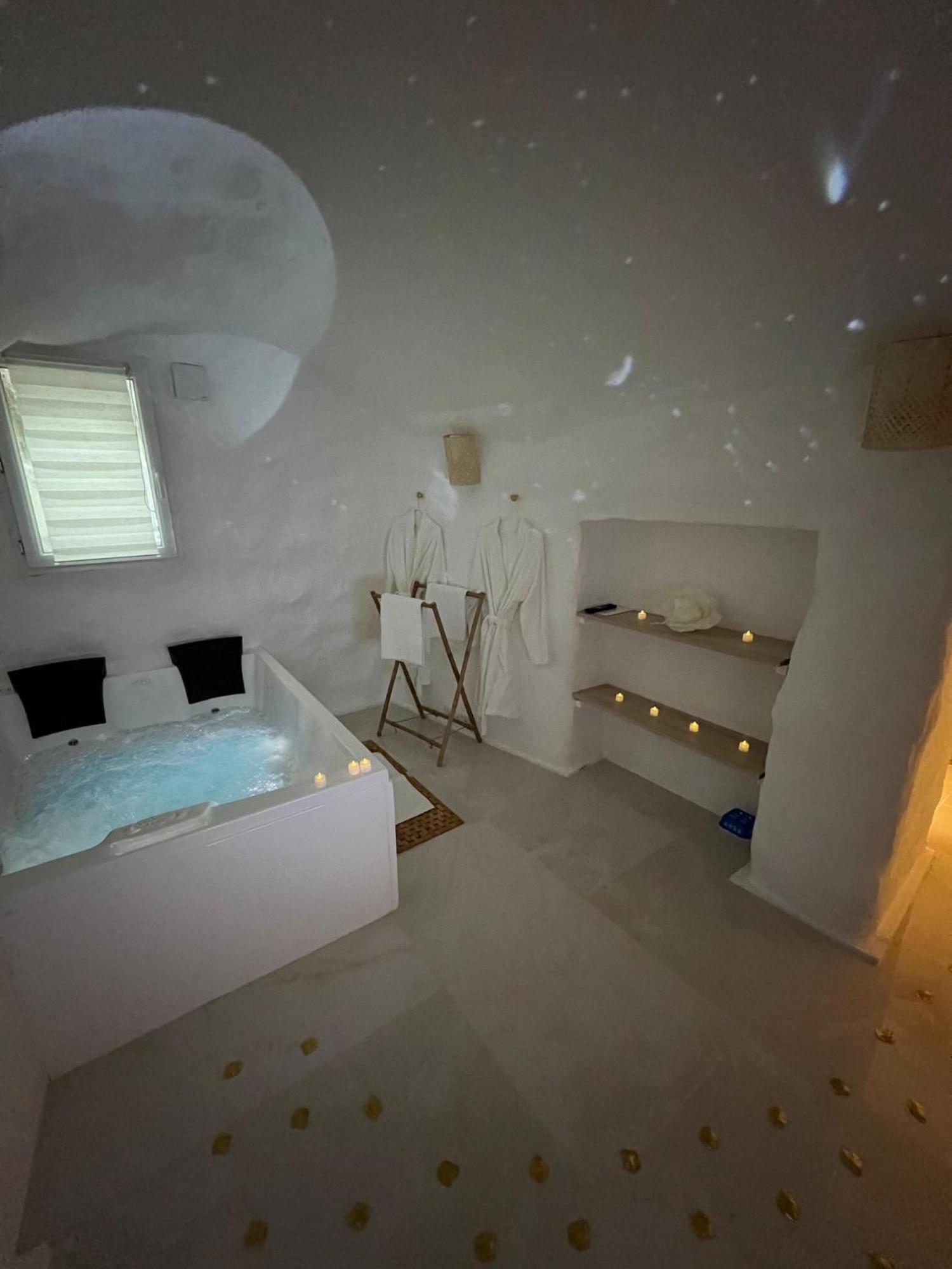 Le Temple D'Aphrodite, Appartement Avec Spa Vienne  Exterior foto